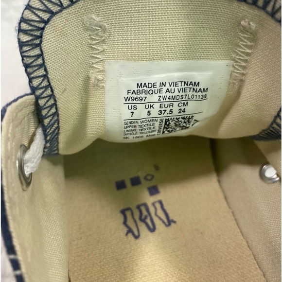 Converse - Picture 6 of 7